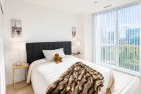 JLadybug Suites |  Toronto  sugar beach 2B - Beach