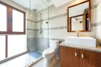 Laika Boutique Stay Scenic Apartment (Lingshui Clear Water Bay Food Street) - 2-Star