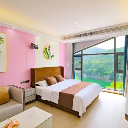 Yunlv Sunshine Homestay (Yichang Three Gorges Home Scenic Area)