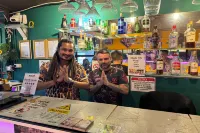 Roxx Social Hostel, Cafe & Bistro - بار