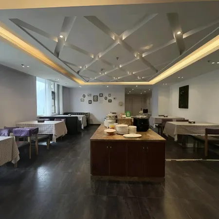Yaxin E-Sports Hotel (Changsha COLORFUL WORLD)