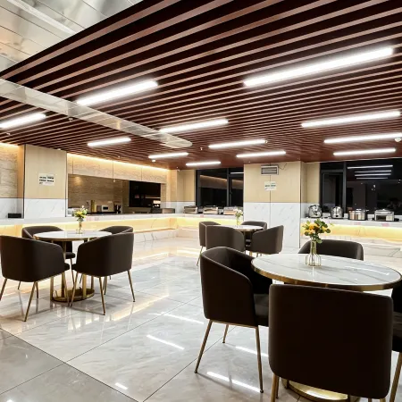 Three Thousand Lodge Hotel (China Railway Ecological City Yuelong International City Branch)