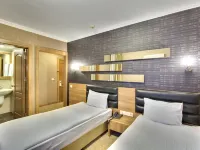 hotel antroyal Các khách sạn gần Tháp Đồng hồ
