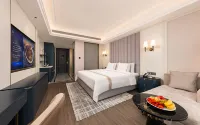Xana Deluxe Hotel (Tieling South Ring Road Zhouji Star Branch) - parking