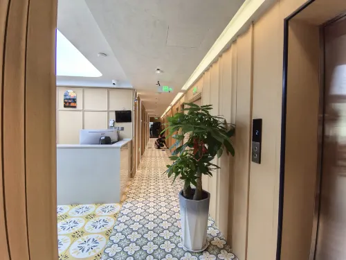 Yicheng Youjia Youth Hotel - Mountain View
