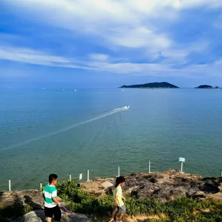 Qihai Homestay (Wenzhou Cangnan 168 Golden Coastline · Moon Bay Beach)