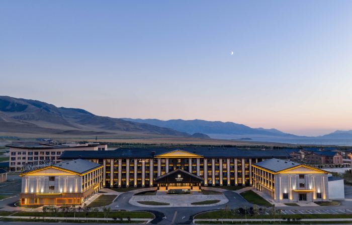 Wadna Yi Sayram Lake