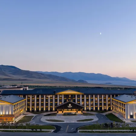 Wadna Yi Sayram Lake
