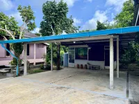 Bansuan Banjong Akkson - Bãi đậu xe