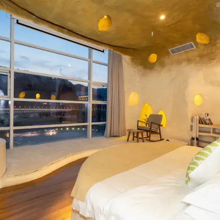 Golden Yan’an Danyun Hotel