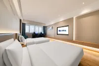 ReMAX X E-Sports Homestay - Parkplatz