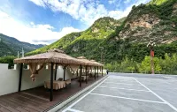 Heishui Banshanhai Homestay - 조식 운영