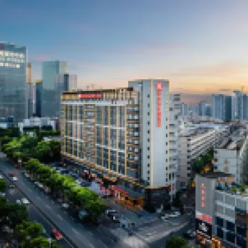 Hilton Garden Inn Shenzhen Nanshan Avenue Hotel berhampiran Fengsun Wugong Ancestral Temple