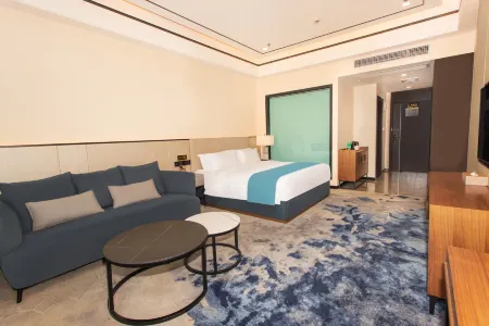 Luoding Star Hotel Отели рядом с достопримечательностью «Luoding Jiangbin Park»