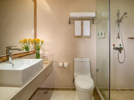 Vienna Hotel (Baoying Times Square) Отели в г. Баоин