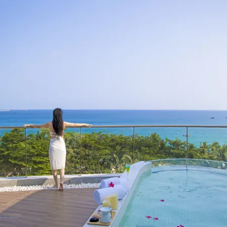 Pearl River Garden Hotel  Sanya