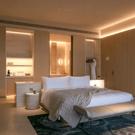 EOSO Hotel