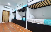 Mad Monkey Kampot - Hostels
