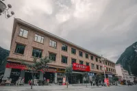 Shankee Hotel (Bome Passenger Station) Hotel dekat Nyingchi Bowo Passenger Transport Terminal