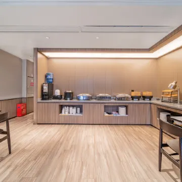 HanTing Hotel (Chongqing Gaosuntang Fuling Zesheng Central Plaza) Отели рядом с достопримечательностью «Стадион «Фулин»»