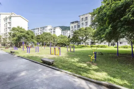 Siyuan Chanshe Hostel Отели рядом с достопримечательностью «Fayu Temple»