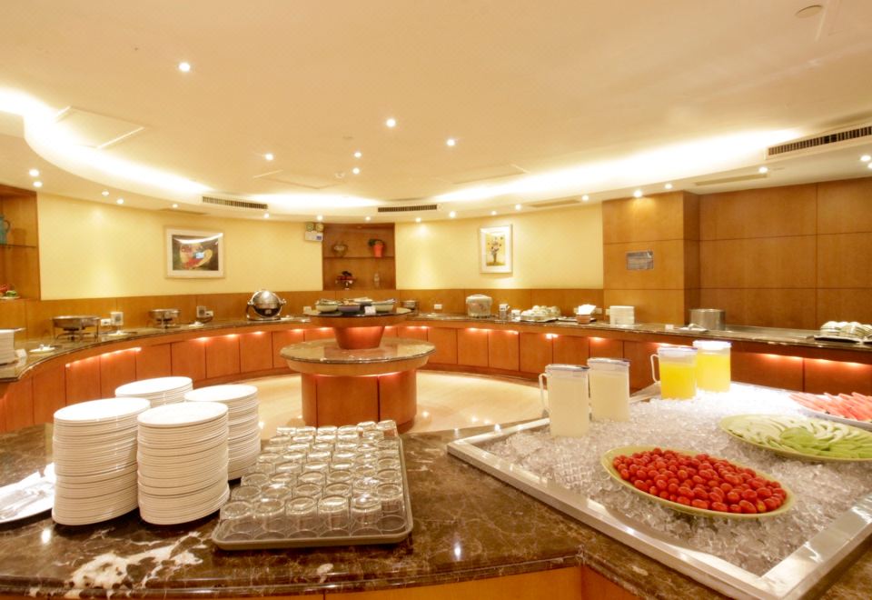 골든 에이지 호텔 로비 및 조식 공간