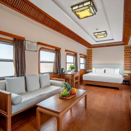 Jinshahai Desert Theme Train Hotel