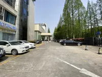 NEW OVERSEAS CHINESE HOTEL - parcheggio