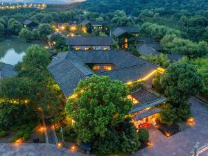 Kaiyuan Yiju Holiday Manor (Shaoxing Jinghu Wetland Olympic Sports Center)