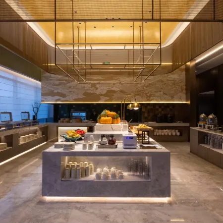 Maison New Century Hotel Hangzhou Bay (in Geely Giehow Plaza)