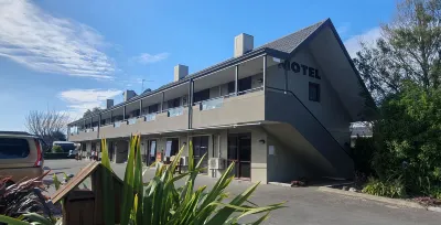 Airways Motel Отели в г. Роллстон
