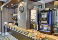 B&B Hotel Clermont-Ferrand le Brézet Aéroport - Frühstück