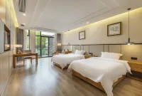 Guanghan Shuilinglong Lakeside Resort Hotel (Yijiaheba Scenic Area)