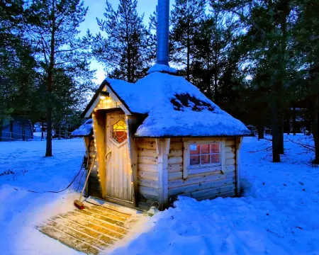 レイク イナリ モバイル キャビンズ イナリのホテル