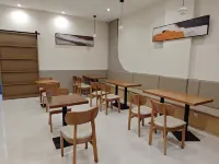 the L Hotel (Hongya Central Plaza Store)