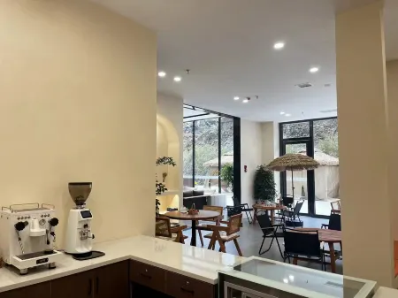 Anheyue Hotel (Duyun City Zuo'an Sunshine Branch) Отели рядом с достопримечательностью «Duyun Garden Expo Park»