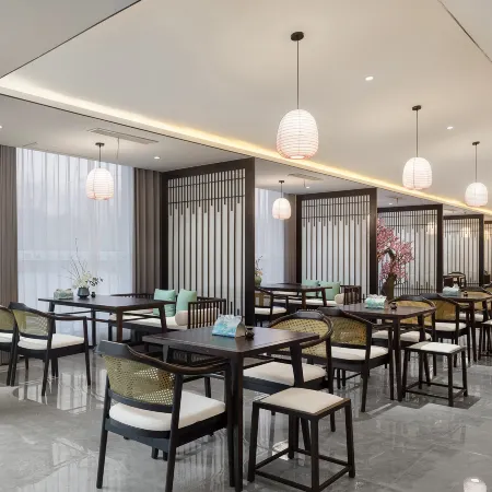 Moshang Qingju Hotel (Fuyang Central Plaza Renmin Road)
