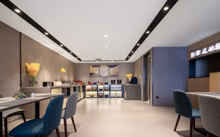 Homeinn Selected Hotel (Xi'an Economic Development Children's Hospital) Отели рядом с достопримечательностью «Chang'an University Automobile and Engineering Machinery Experiment Base»