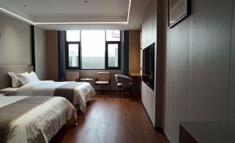 Twin Peaks Polytechnic College Hotel