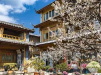 A-Jun And His Friends Entry Luxury Sunshine Garden Courtyard Hotels near The Ancient Town of Shuhe-Sifang Street