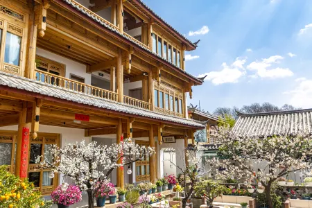 A-Jun And His Friends Entry Luxury Sunshine Garden Courtyard