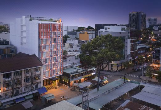 엠 빌리지 호텔 톤 탓 담