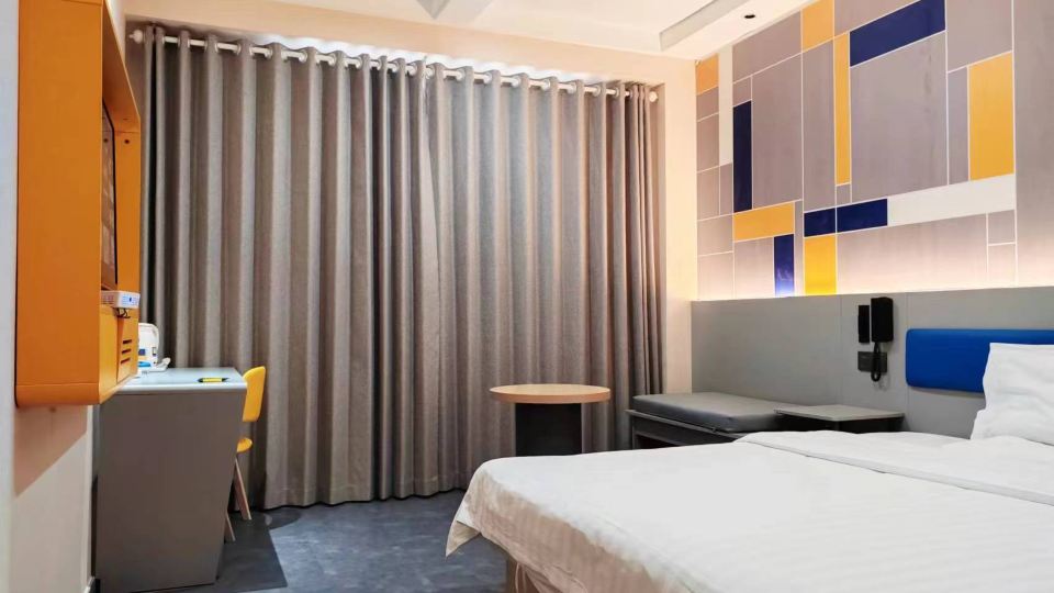 7Days Inn Chain Hotel (Yulin Guangji Building)