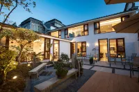 Hongcun Wanfujing Business Resort Hotel