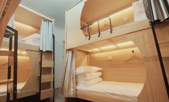 City 1 Line Space Capsule International Youth Hostel (Gangxia)