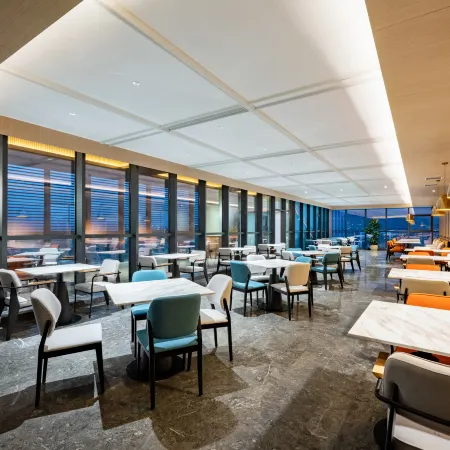 Days Inn by Wyndham (Zhuhai Gongbei Port Railway Station Store) Отели рядом с достопримечательностью «Пограничный переход Gongbei»