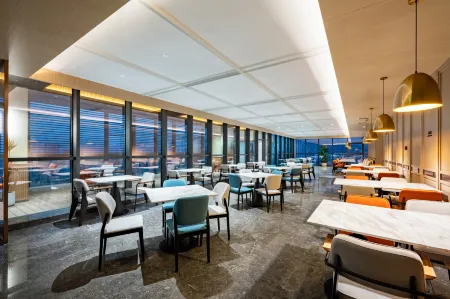 Days Inn by Wyndham (Zhuhai Gongbei Port Railway Station Store) Отели рядом со станцией Zhuhai Railway Station