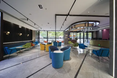 Zsmart Hotel (Xi'an Linyi Xihuayuan Subway Station) Отели рядом с достопримечательностью «Xi'an University of Science and Technology Lintong Campus»