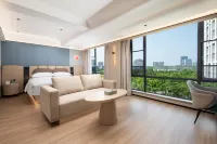 QUEENS VILLA