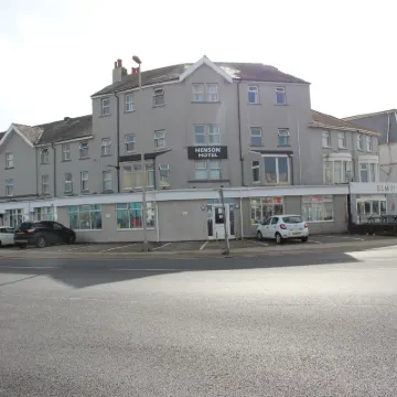 Henson Hotel Hotels near Pleasure Beach Train Station